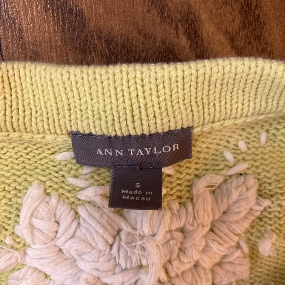 Like new Ann Taylor embroidered flower cardigan - Picture 2 of 6